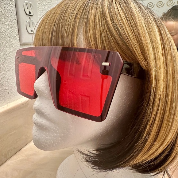 FREE macys sunglasses with a $300 purchase New  tags no case - Picture 2 of 4